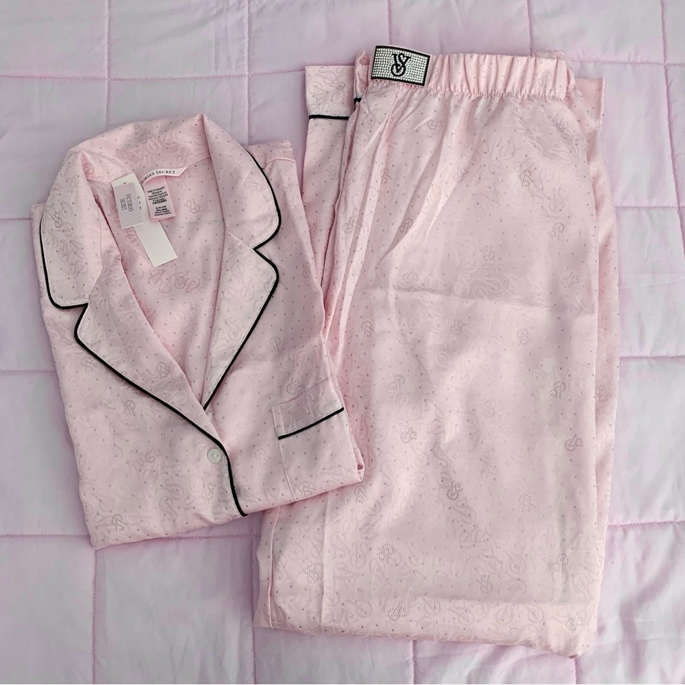 NWT Victoria Secret Sparkle Satin Pajama set Small Short